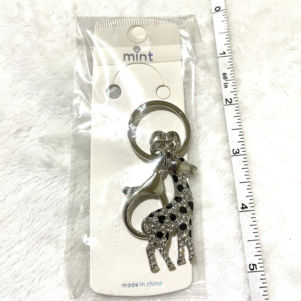Silver And Rhinestones Giraffe Keychain